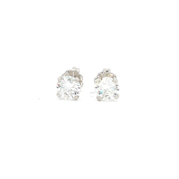 Everyday classic stud Earrings in Lab Grown Diamonds