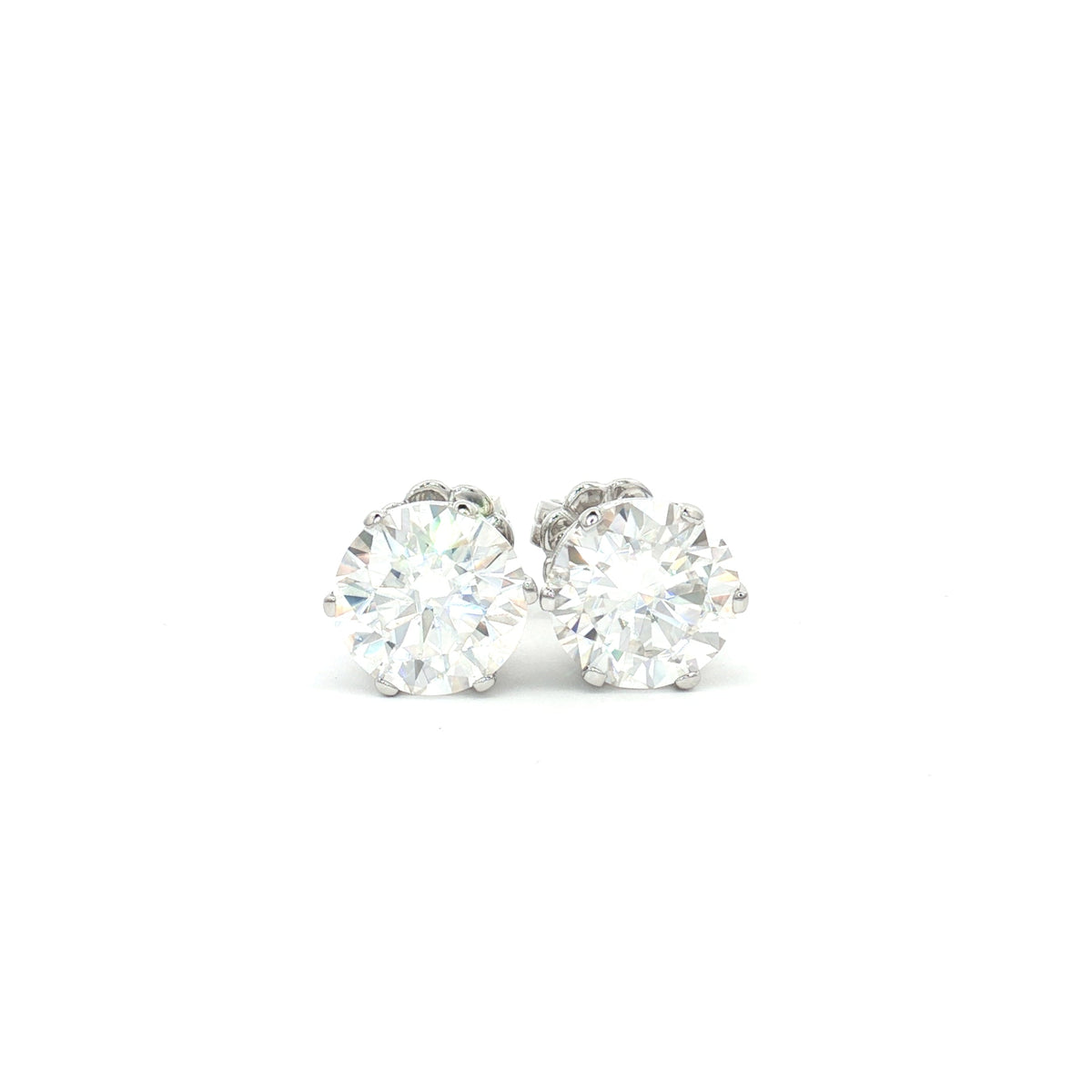 Luxe Brilliant Stud Earrings with Six Prongs