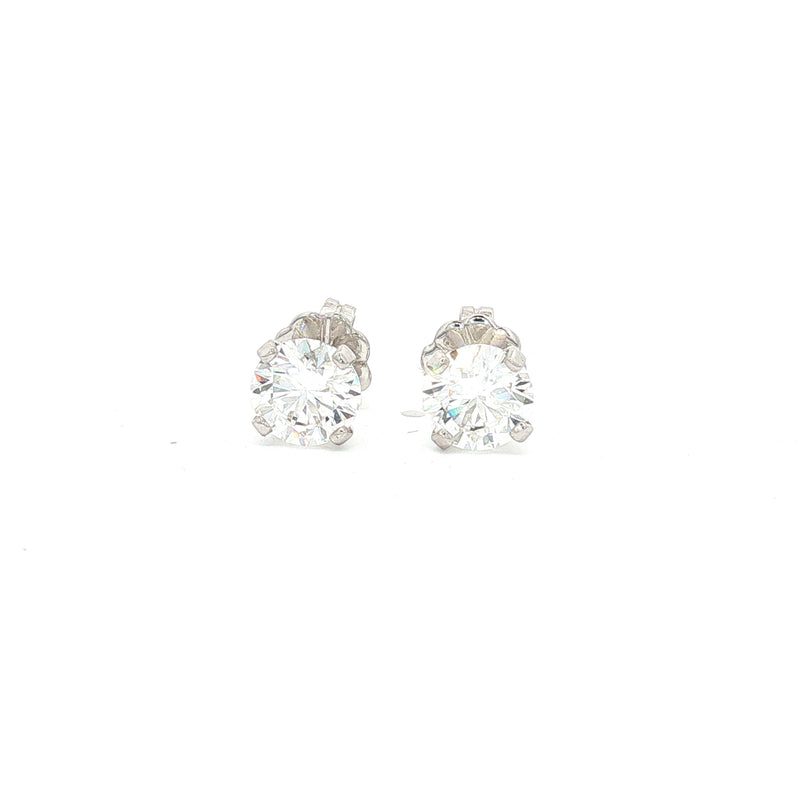 Everyday classic stud Earrings in Lab Grown Diamonds
