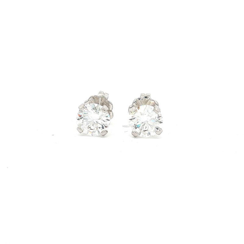 Everyday classic stud Earrings in Lab Grown Diamonds