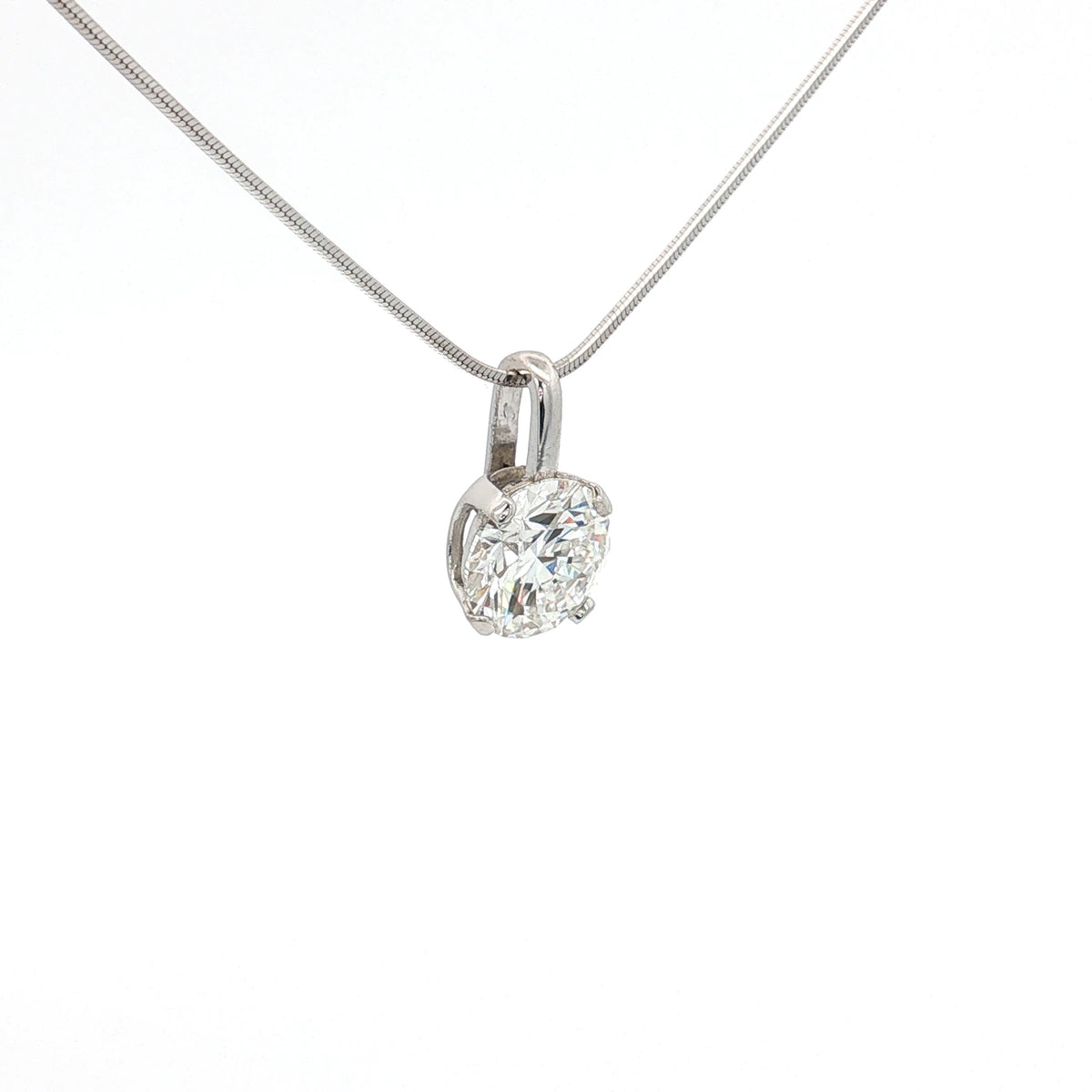 The Everyday Pendant in Lab Grown Diamonds
