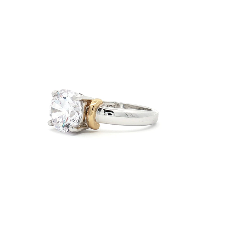 Brilliant Cut Solitaire Ring with side bars