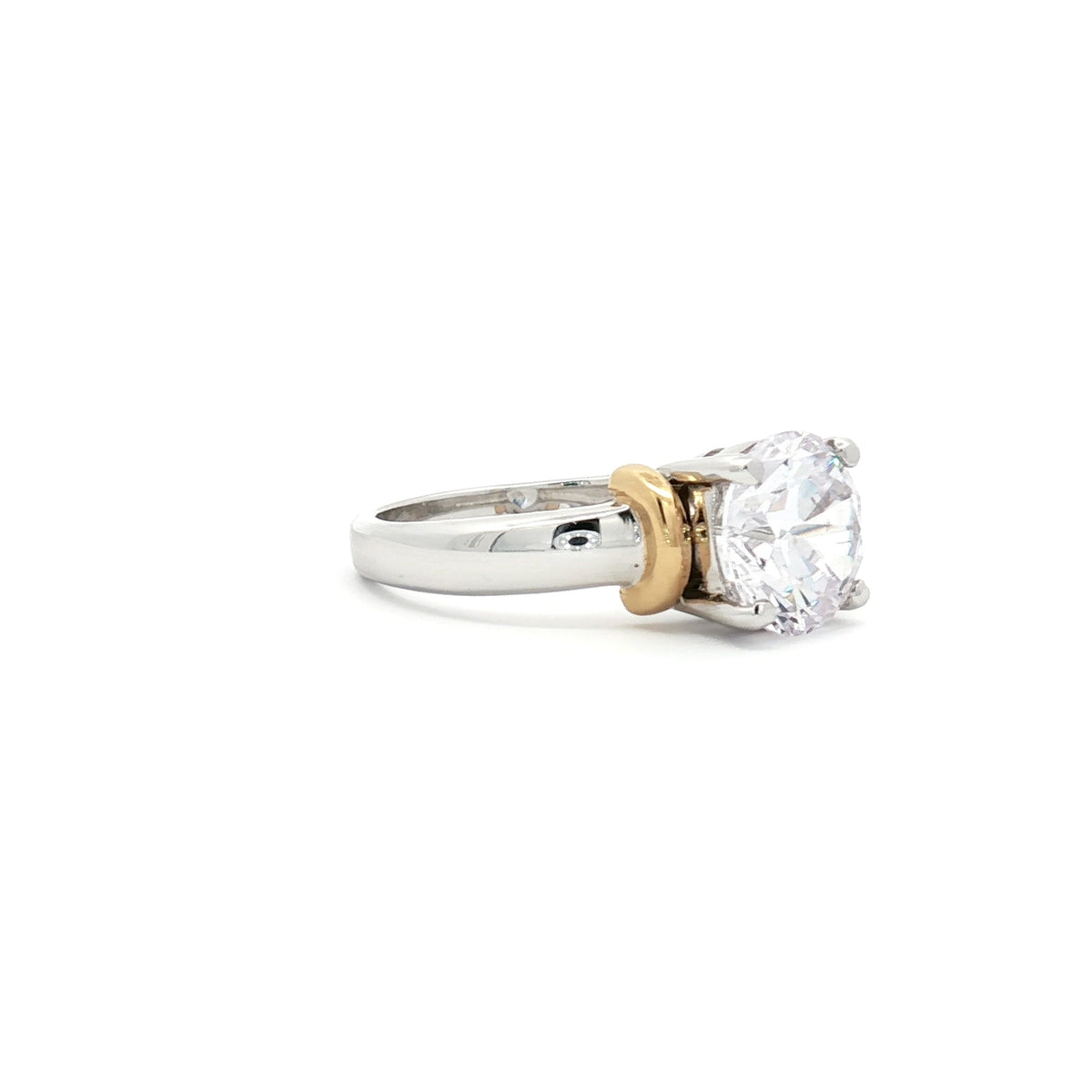 Brilliant Cut Solitaire Ring with side bars
