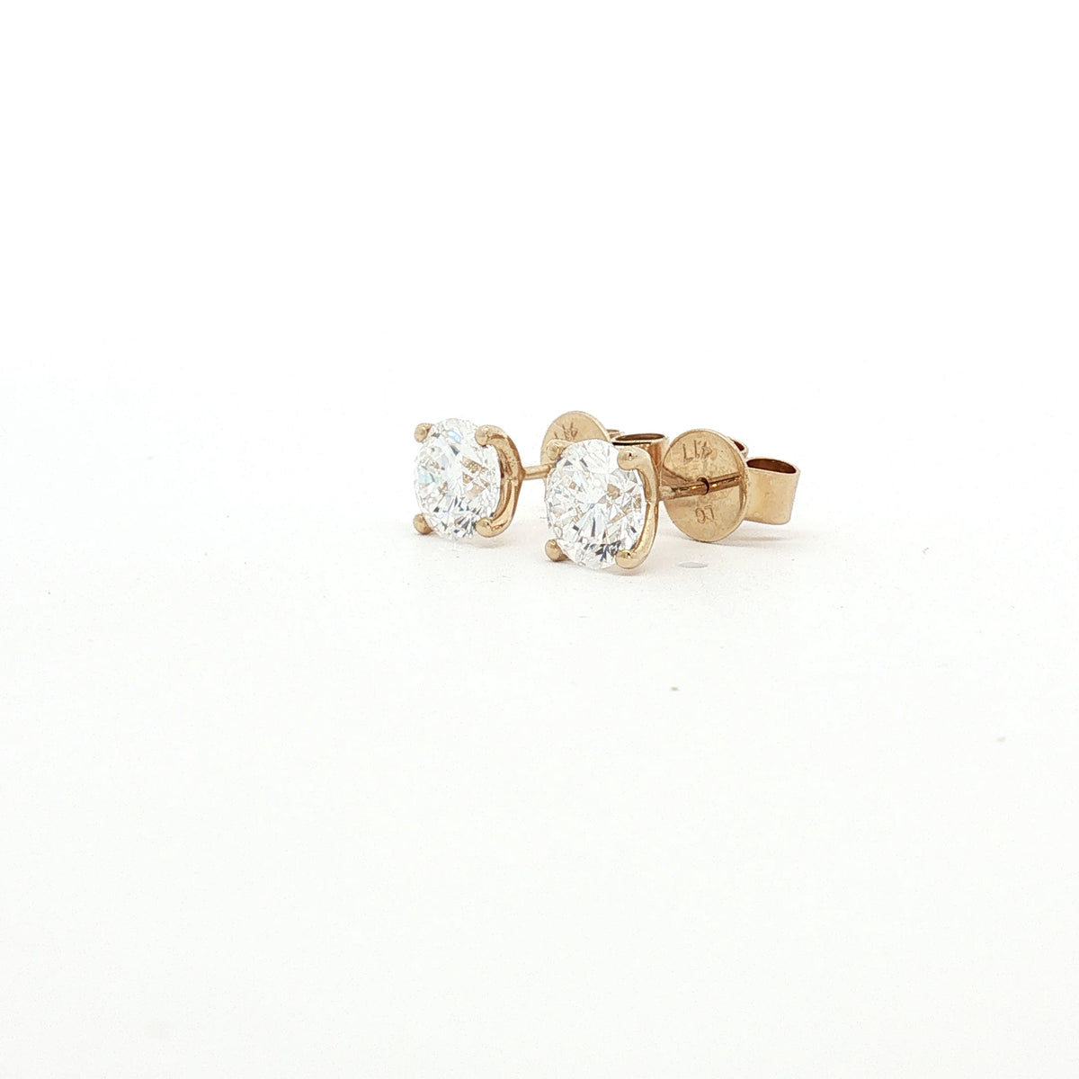 Lisa's Everyday classic stud Earrings in Lab Grown Diamonds in yellow gold