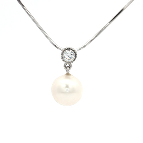 The Large Pearl Pendant