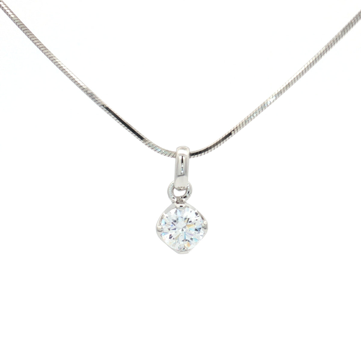 The Petite Solitaire Pendant
