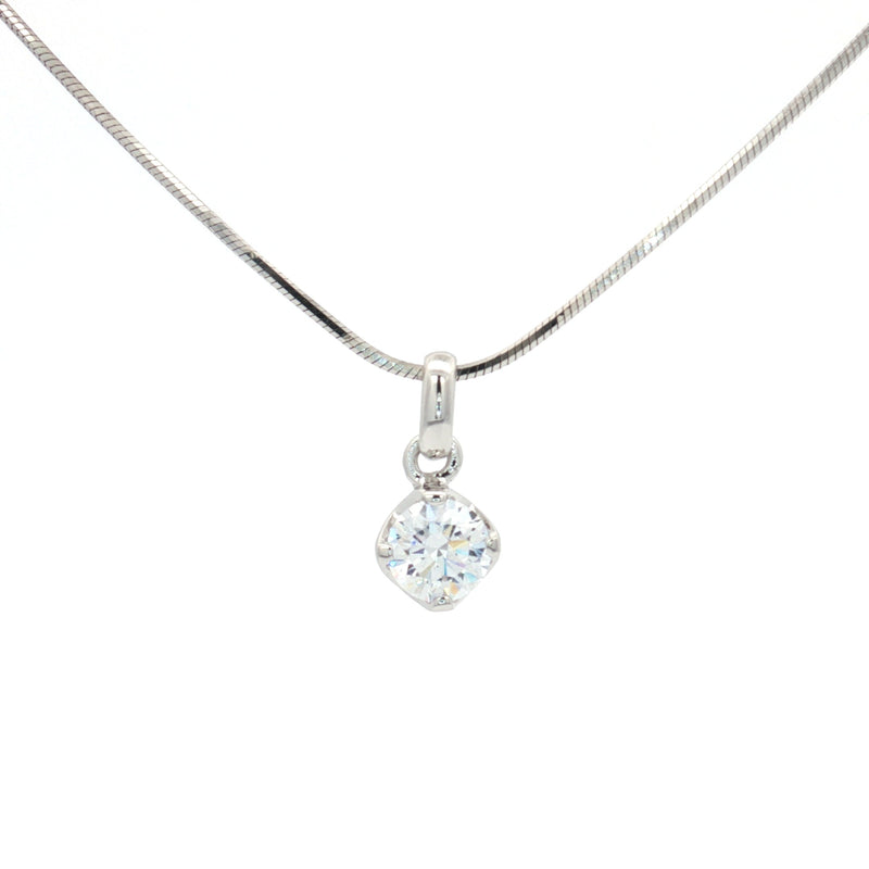 The Petite Solitaire Pendant