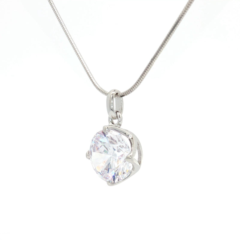 The Luxe Solitaire Pendant