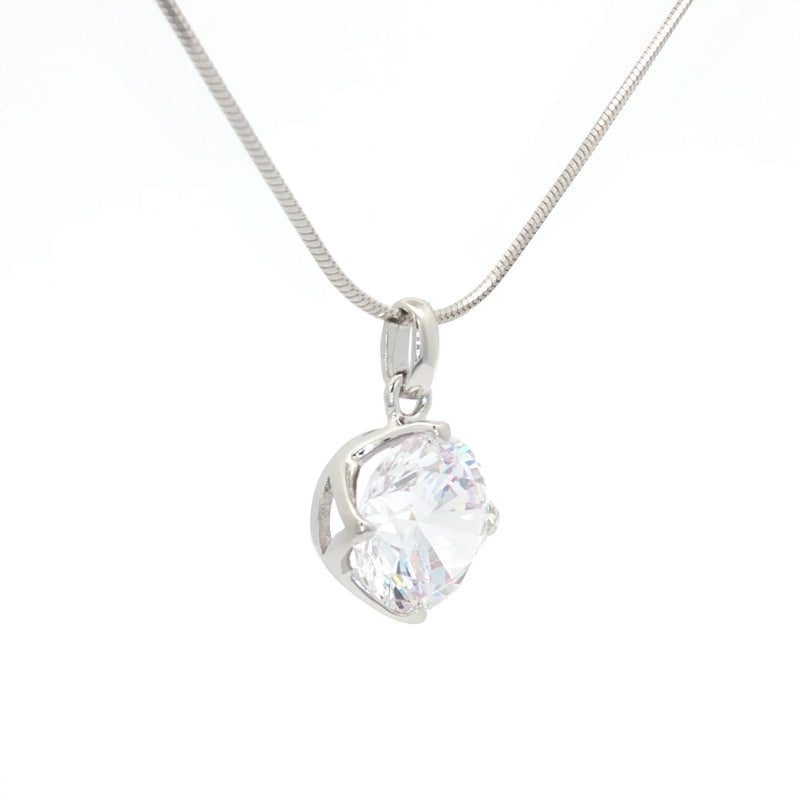 The Luxe Solitaire Pendant
