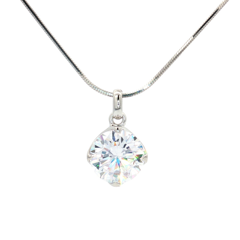 The Luxe Solitaire Pendant