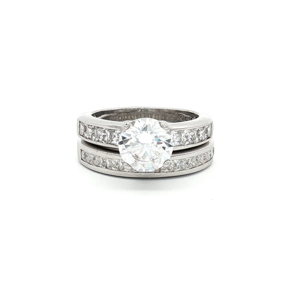 Brilliant Cut Solitaire Ring with Princess Cut Channel Setting and Matching Band
