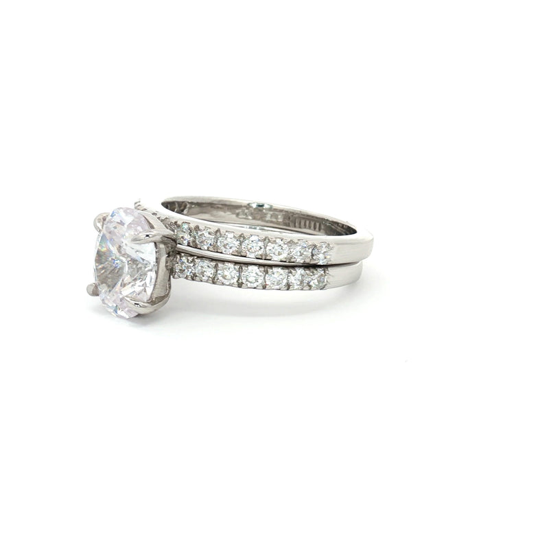 Oval Cut Soliatire Ring with Pave Setting and Matching Band