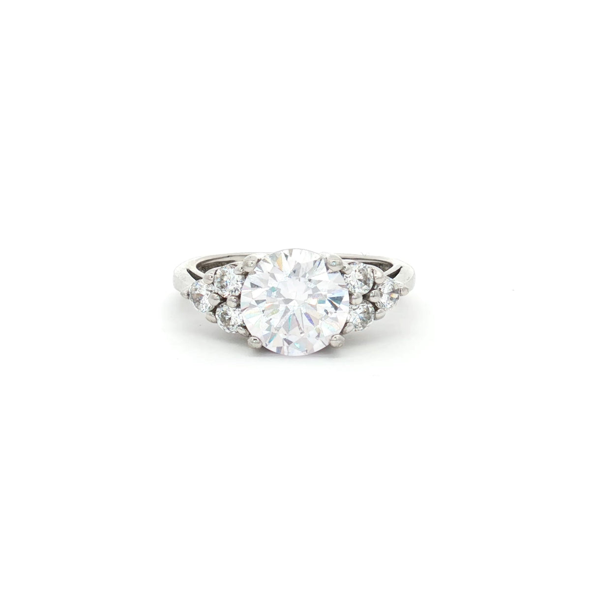 Brilliant Cut Ring with Small Brilliant Stones