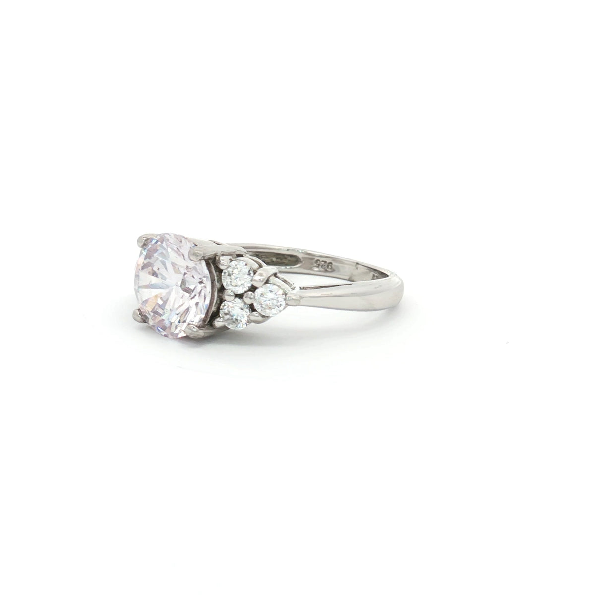 Brilliant Cut Ring with Small Brilliant Stones