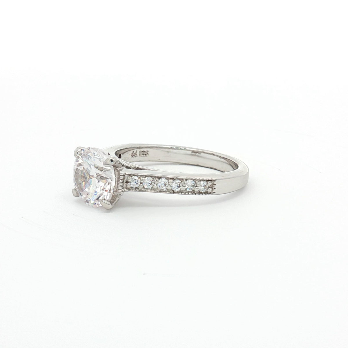 Brilliant Soliatire Ring with Milgrain Setting