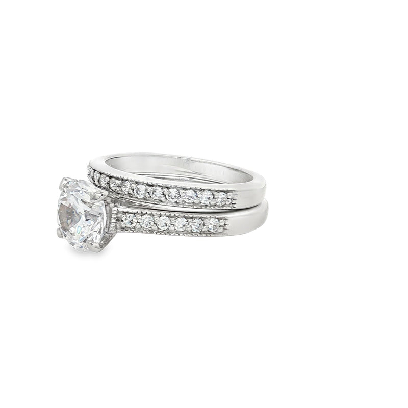 Brilliant Soliatire Ring with Milgrain Setting side Diamonds and Matching Half Eternity Band in Yellow