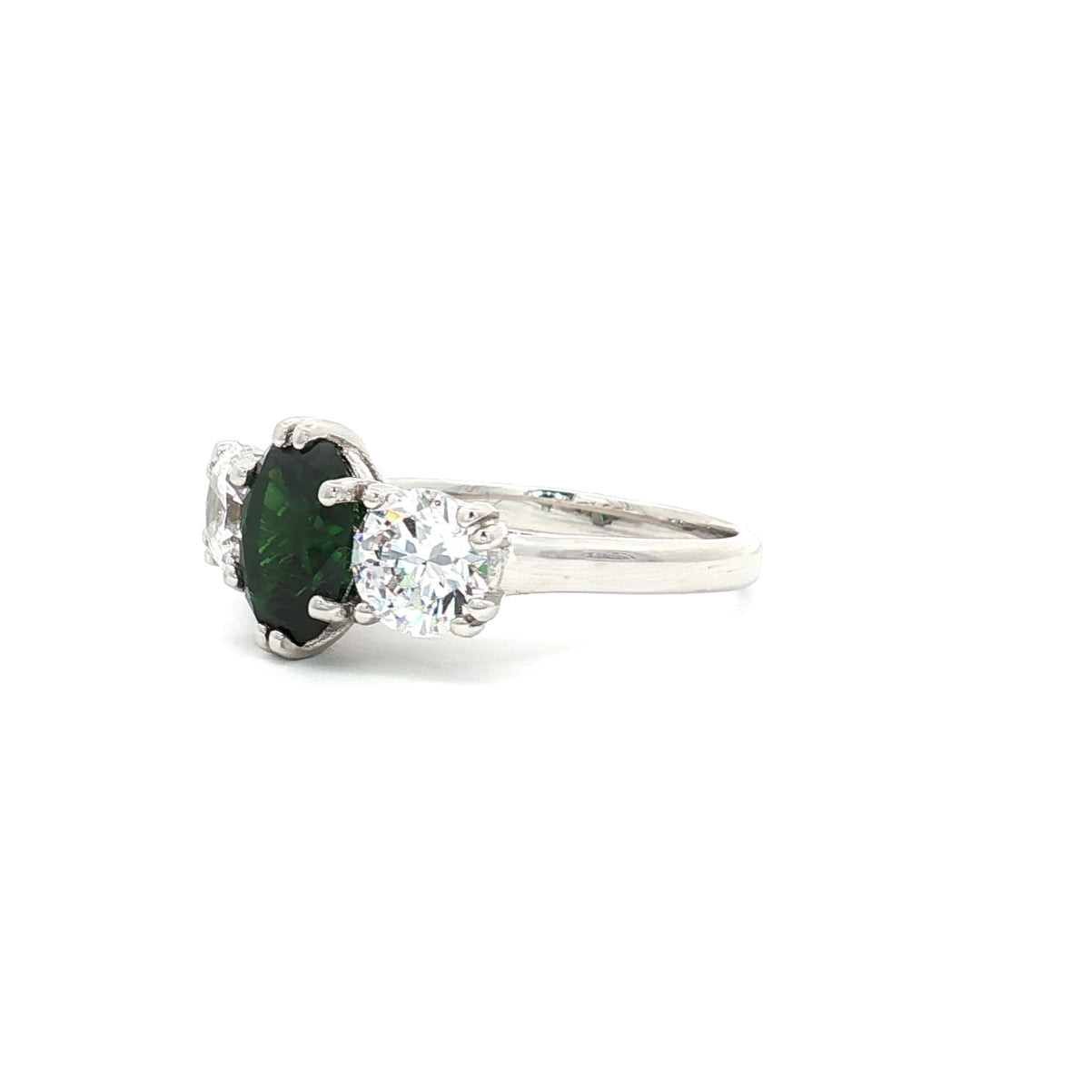 Oval Cut Ring with Two Brilliant Side Stones with Emerald Centre Stone