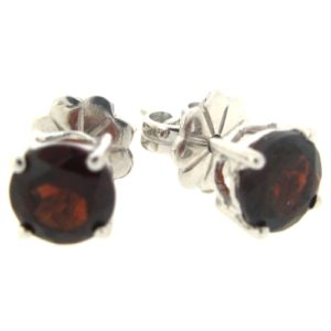 Beautiful Garnet 1.5 carat earrings by Desert Diamonds