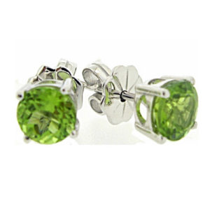 Beautiful peridot 1.5 carat earrings by Desert Diamonds